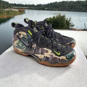 Nike Air Foamposite Pro Shoes- Size 10.5 Mens